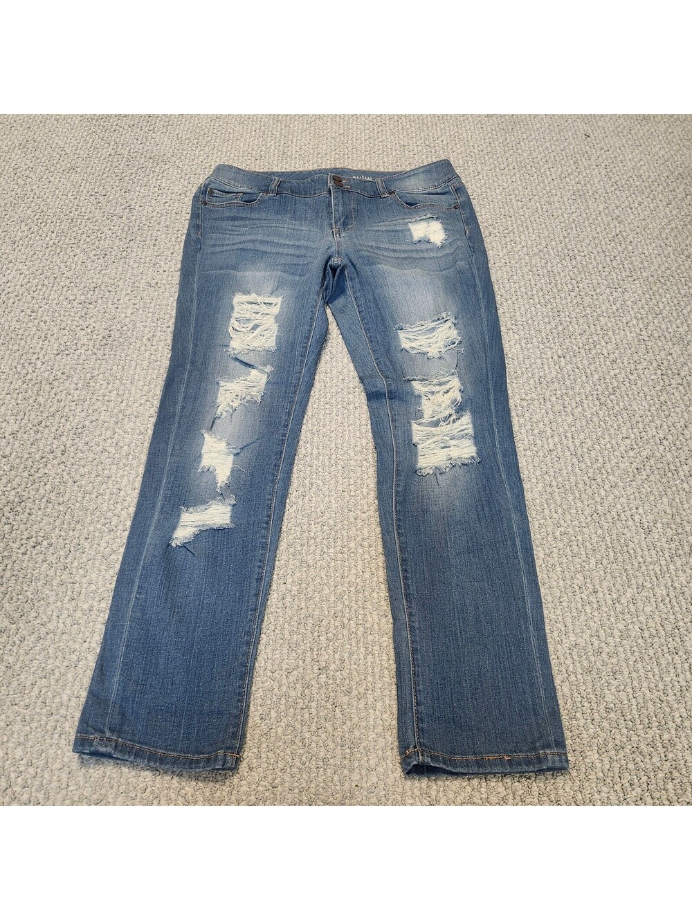 New York And Company Soho Boyfriend Jeans distressed Blue Jeans Women's Size 8